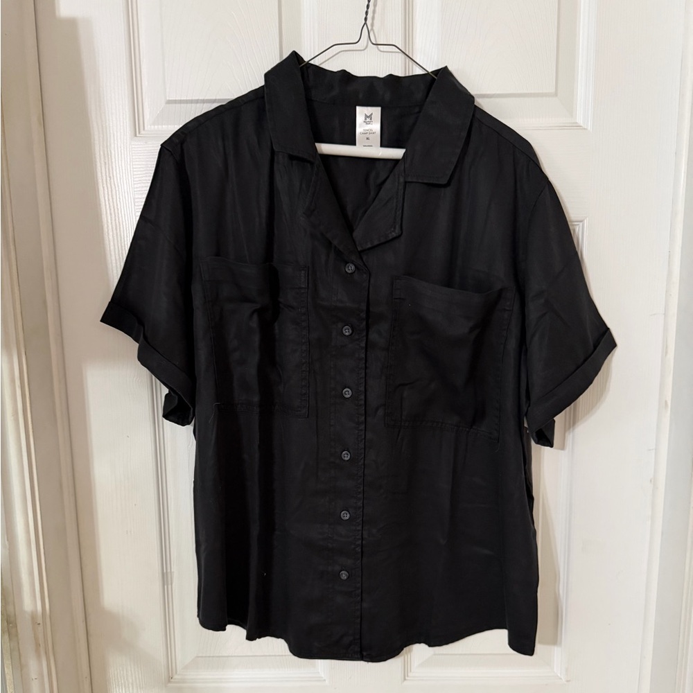 Black Button-Up Short Sleeve Shirt
